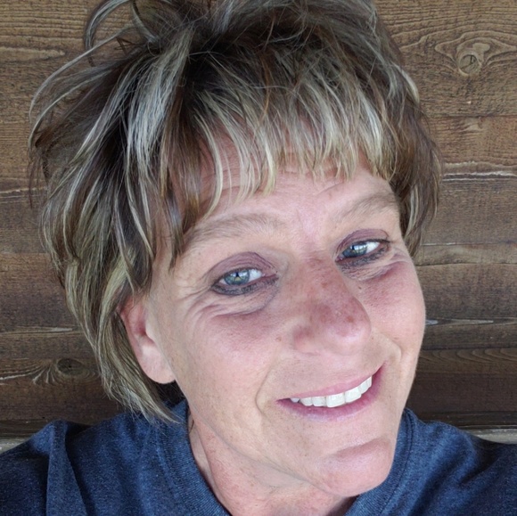 Meet your Posher, Debra - Picture 1 of 1